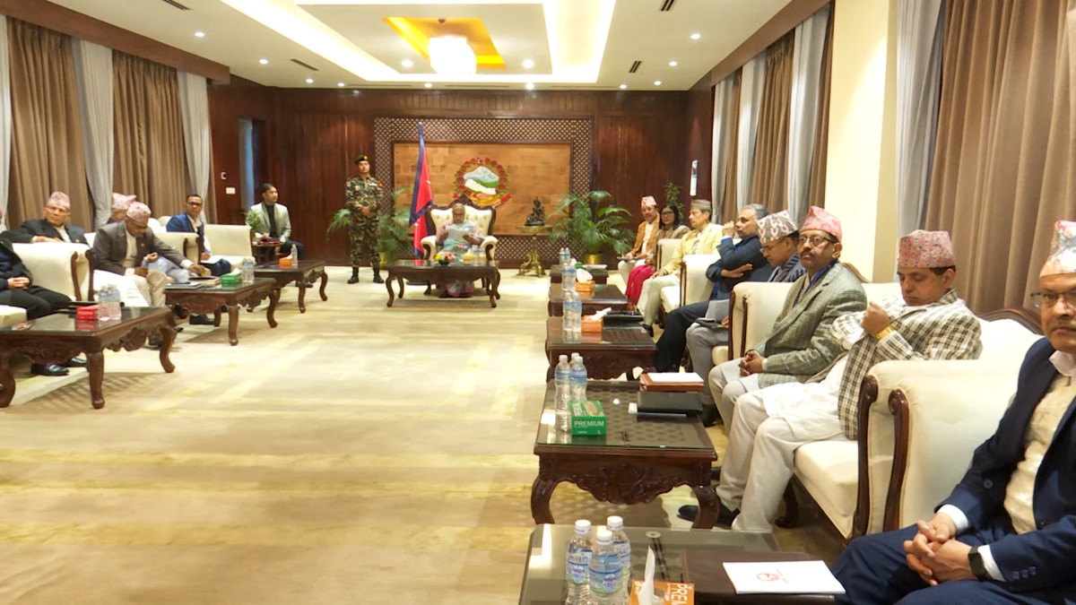 प्रधानमन्त्री र आयोगका पदाधिकारीबीच छलफल