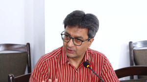 बैंकर्स र उद्योगी तत्काल छुट्याउँदा अर्थतन्त्रमा ठूलो समस्या आउनसक्छ : सांसद जबरा