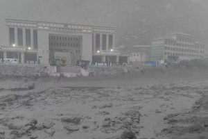 रसुवागढी नाका : ठूलो धनजनको क्षतिसँगै व्यापारिक सम्बन्ध विच्छेद