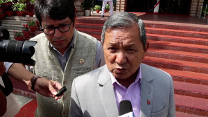 सञ्चार माध्यमलाई सरकार प्रवक्ता भन्छन्– खुरुक्क गएर दर्ता गर्नुस् !