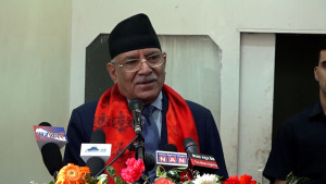 मैले देशको राजनीति छोड्दा सबै गर्ल्यागुर्लुम ढल्छ : प्रचण्ड