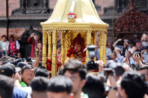 नयाँ कुमारी आर्यतारा आसनमा विराजमान (तस्बिरहरू)