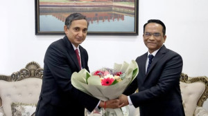 आइएमएफका निर्देशक श्रीनिवासन र गभर्नर पौडेलबीच भेट