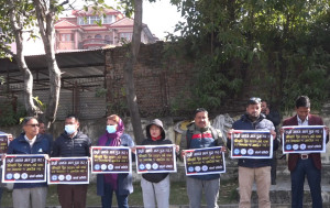 सरकारलाई औषधि व्यवसायीहरूको चेतावनी : माग पूरा नभए कठोर निर्णय लिन बाध्य हुन्छौँ