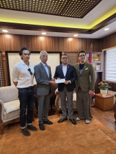 स्याकार ट्रेडिङ कम्पनी प्रालिद्वारा प्रधानमन्त्री दैवी प्रकोप उद्धार कोषमा १ करोड सहयोग