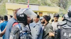 भोटेकोशी गाउँपालिकामा तोडफोड : सेयर विवादले चर्कायो तनाव