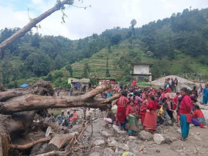 अविरल वर्षाले ककनी–१ मा ठूलो क्षति, कमला बलामीको परिवारलाई आर्थिक सहयोग