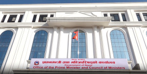 प्रधानमन्त्री कार्कीसँग निर्वाचन आयोगका पदाधिकारीको भेट