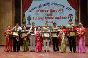 मिथिला शर्माले गुरुहरूको नाममा स्थापना गरेको सम्मान प्रदान