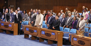 चल्न सकेन संसद, विपक्षीको विरोधपछि भोलिसम्मका लागि स्थगित