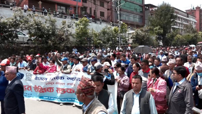 आन्दोलनमय राजधानी : अस्तव्यस्त सडक, मारमा जनता, रमिते सरकार !