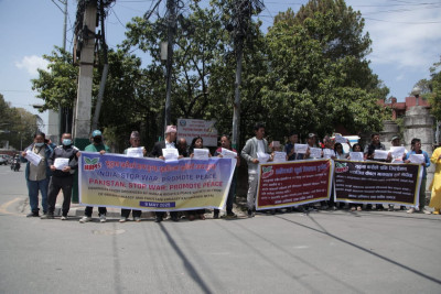 भारतीय दूतावास अगाडि प्रदर्शन (तस्वीरमा)