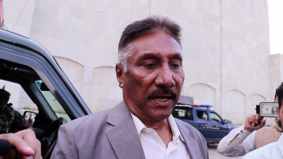 श्रमिकहरू ‘डेथ ट्र्याप,’ ‘डिजिटल ट्र्याप,’ र ‘डेप्थ ट्र्याप’को शिकार