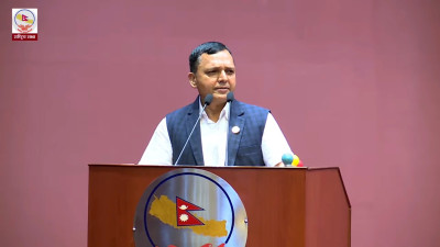 गृहमन्त्रीलाई माओवादीको प्रश्न- 'खाने आफू, दोष चाहिँ कर्मचारीलाई ?'