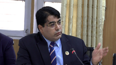 त्रिभुवन अन्तर्राष्ट्रिय विमानस्थलमा यात्रुमाथि हुने अपमान बन्द गरौँ : सांसद ढकाल