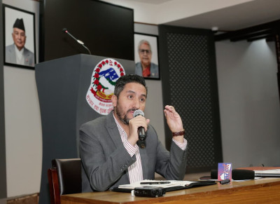 सञ्चारमन्त्री खरेलले भने– सामाजिक सञ्जाल कहिल्यै बन्द हुँदैन