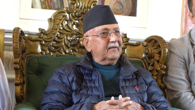 सरकार ओली र लेखक थुन्नुलाई नै सुशासन ठानिरहेको छ, हामी नाटक हेर्दैछौँ : ओली