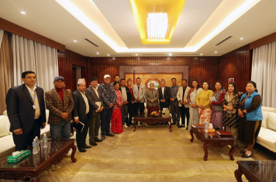 काठमाडौं उपत्यकाका मेयरहरूसँग प्रधानमन्त्रीको छलफल