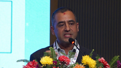 हेमराज ढकाल भन्छन्- ‘राजनीतिक दलजस्तै उद्योग खोल्ने प्रतिष्पर्धा गरौँ’