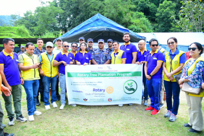 नेपाल प्रहरी र रोटरी इन्टरनेसनलको आयोजनामा वृक्षारोपण
