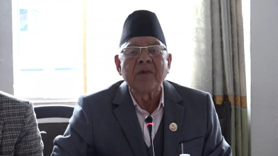 प्रधानमन्त्रीले काम गर्न नसके कान समातेर उठबस गराउनुपर्छ : वामदेव गौतम
