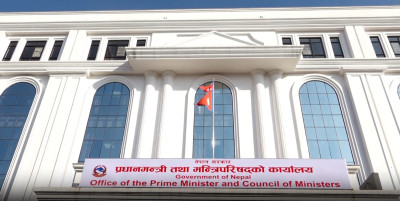 प्रधानमन्त्री कार्कीसँग निर्वाचन आयोगका पदाधिकारीको भेट