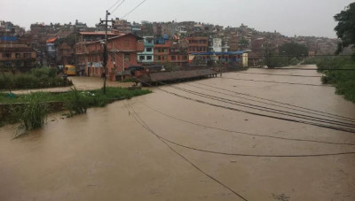 बाढी पसेपछि बस्तीबाट ५६ जनाको उद्धार, अस्पताल जलमग्न