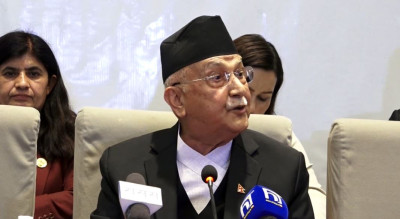 हामी देश विकास गर्न चाहन्छौँ, तर काँग्रेस बाधा हाल्छ : ओली