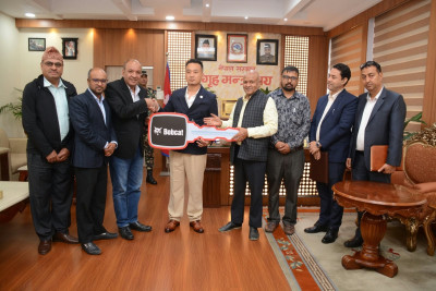 उद्धार तथा पुनःस्थापनाका लागि डुसान बोबक्याटद्वारा १० करोडभन्दा बढीका उपकरण सहयोग