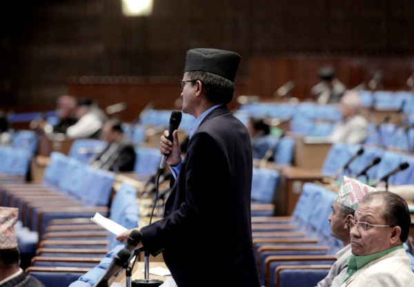 प्रचण्डलक्षित सूर्य थापाको टिप्पणी : धेरै जिब्रो भएकालाई 'काबिल नेता' मानेर सुनिरहनुपर्ने हो ?