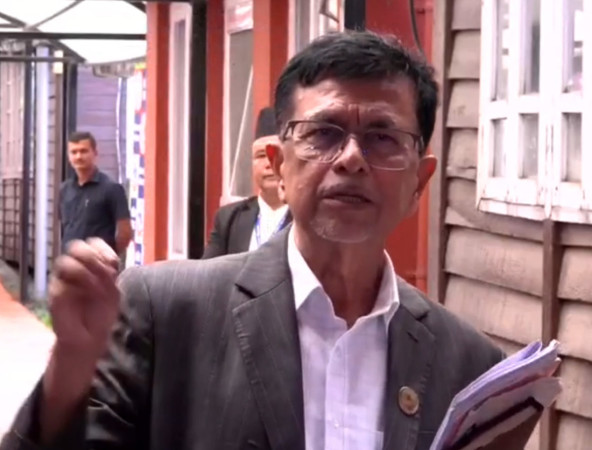 कुलिङ पिरियडमा चलखेल गर्न धम्की दिने सचिवहरूको काम हो : सांसद पाण्डे