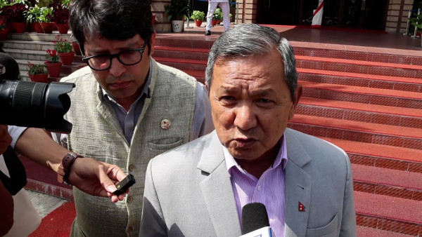 सञ्चार माध्यमलाई सरकार प्रवक्ता भन्छन्– खुरुक्क गएर दर्ता गर्नुस् !