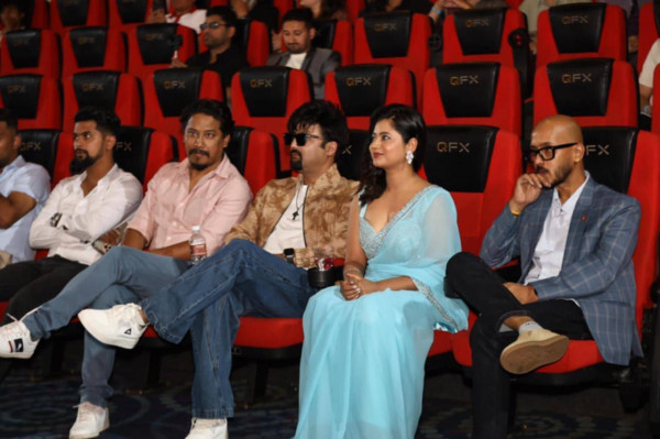 नेपाली सिनेमा ‘के घर के डेरा २’ आजदेखि देशभर रिलिज, प्रिमियरमा १८० र्‍यान्डम दर्शकको सहभागिता