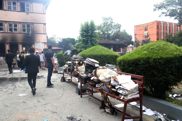 सर्वोच्च अदालतमा सुनुवाइ स्थगन, आगो निभाएर फाइल संकलन गरिँदै