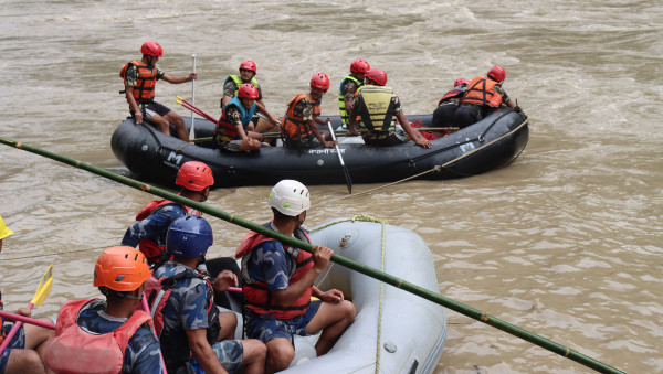 सिमलताल पहिरोमा बगेका बसका पाँच  यात्रुको शव भेटियो