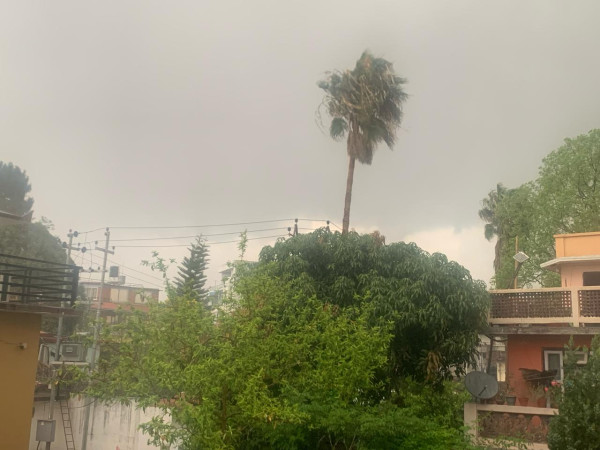 काठमाडौं उपत्यकामा हावाहुरीसँगै वर्षा