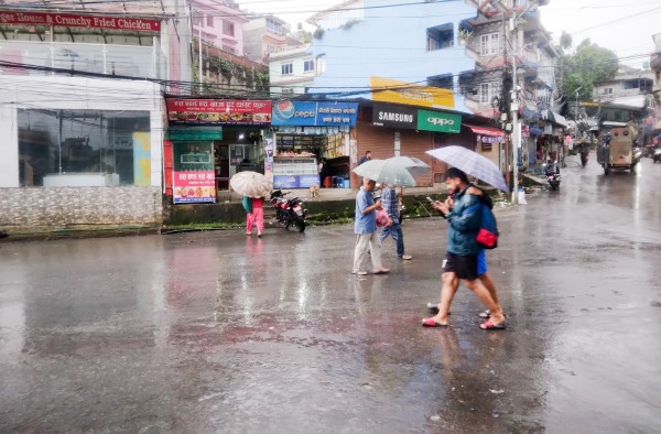 निषेधाज्ञा खुकुलाे : काठमाडौँसहित देशभरको जनजीवन क्रमशः सामान्य बन्दै
