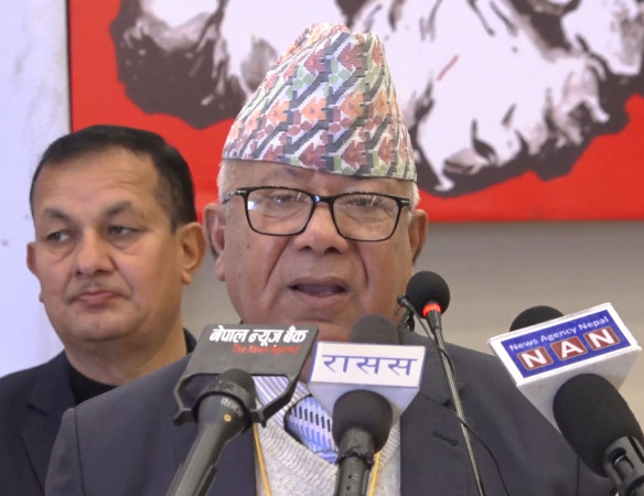 ओली दुनियाँलाई ठग्न प्रधानमन्त्री भएको माधव नेपालको आरोप