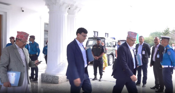 निर्वाचन तयारीमा सरकार, प्रधानमन्त्री र गृहमन्त्रीले गरे आयोगसँग छलफल