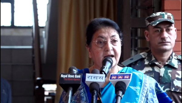 मनमोहनको निष्ठा, आदर्श र जीवनशैलीलाई व्यवहारमा उतार्नसके राजनीतिप्रति भरोसा बढ्छः पूर्वराष्ट्रपति भण्डारी