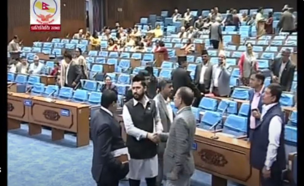 कांग्रेसकाे अवरोधपछि संसद बैठक स्थगित