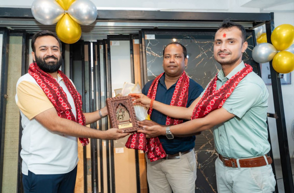 ललितपुरको कुपण्डोलमा लेमिनार टायल्सको नयाँ डिलर शोरूम उद्घाटन
