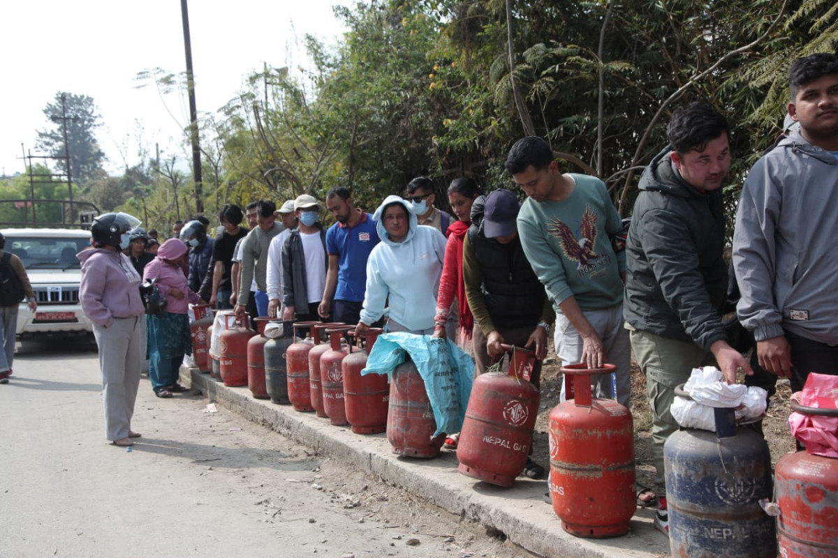 उपभोक्ता मञ्चको आरोप : निगमको अक्षमताले ग्यास अभाव