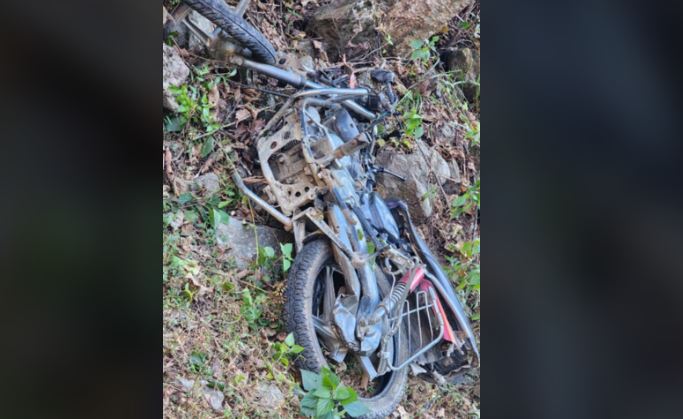 मंगलवारदेखि बेपत्ता युवकको शव भीरमुनि, मोटरसाइकल दुर्घटना