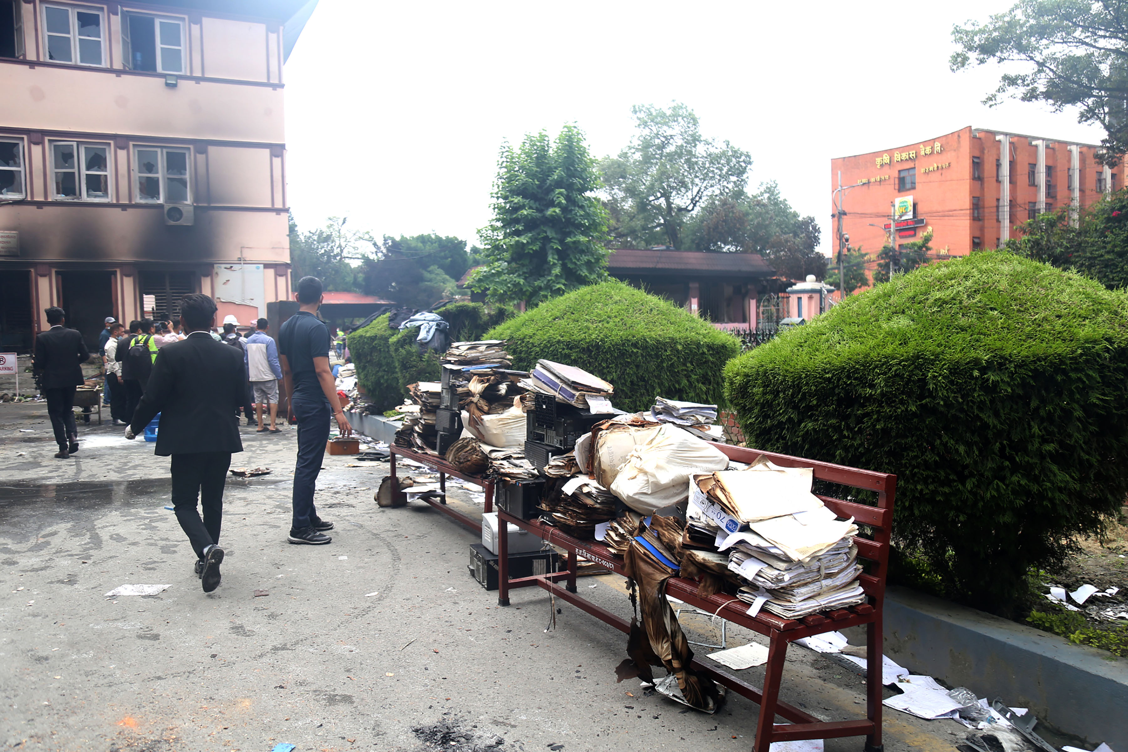 सर्वोच्च अदालतमा सुनुवाइ स्थगन, आगो निभाएर फाइल संकलन गरिँदै