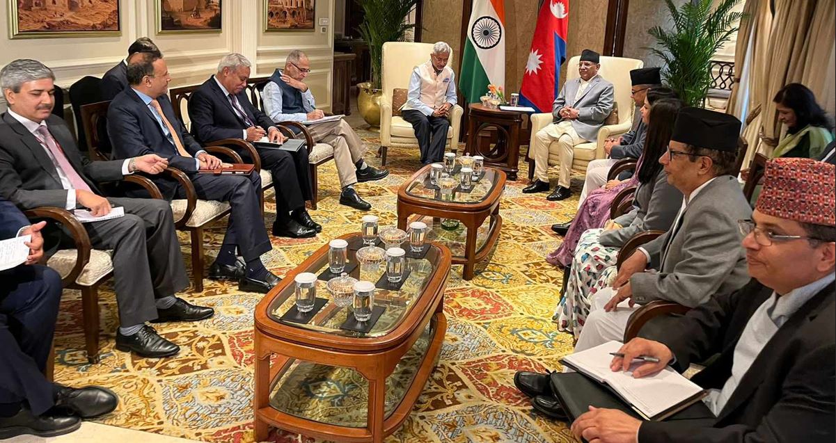 प्रधानमन्त्री दाहालसँग भारतीय विदेशमन्त्रीको भेटवार्ता