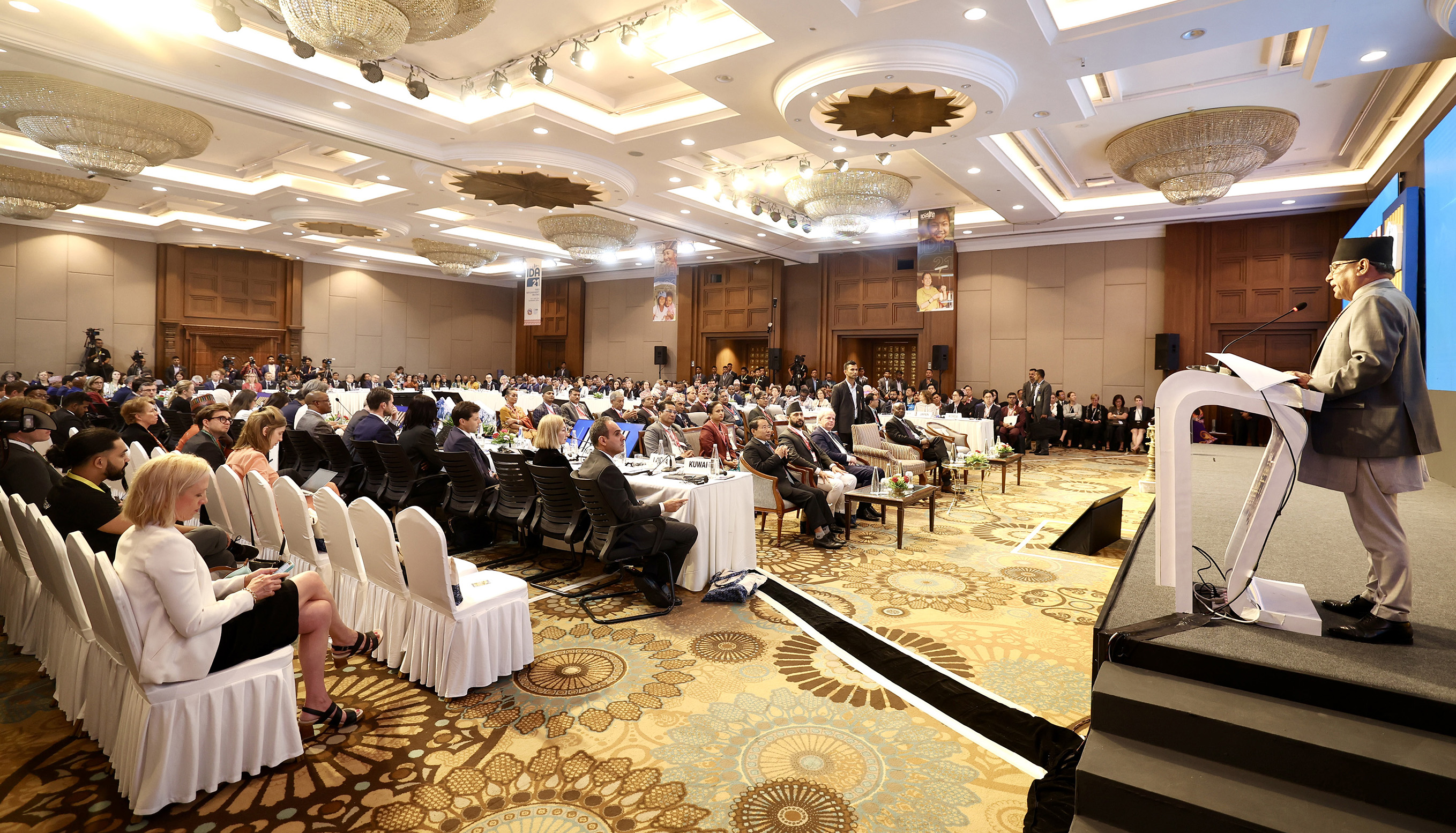 औद्योगिक क्रान्तिमा पिछडिएका देशका चुनौती सम्बोधन गर्न प्रधानमन्त्रीको आग्रह