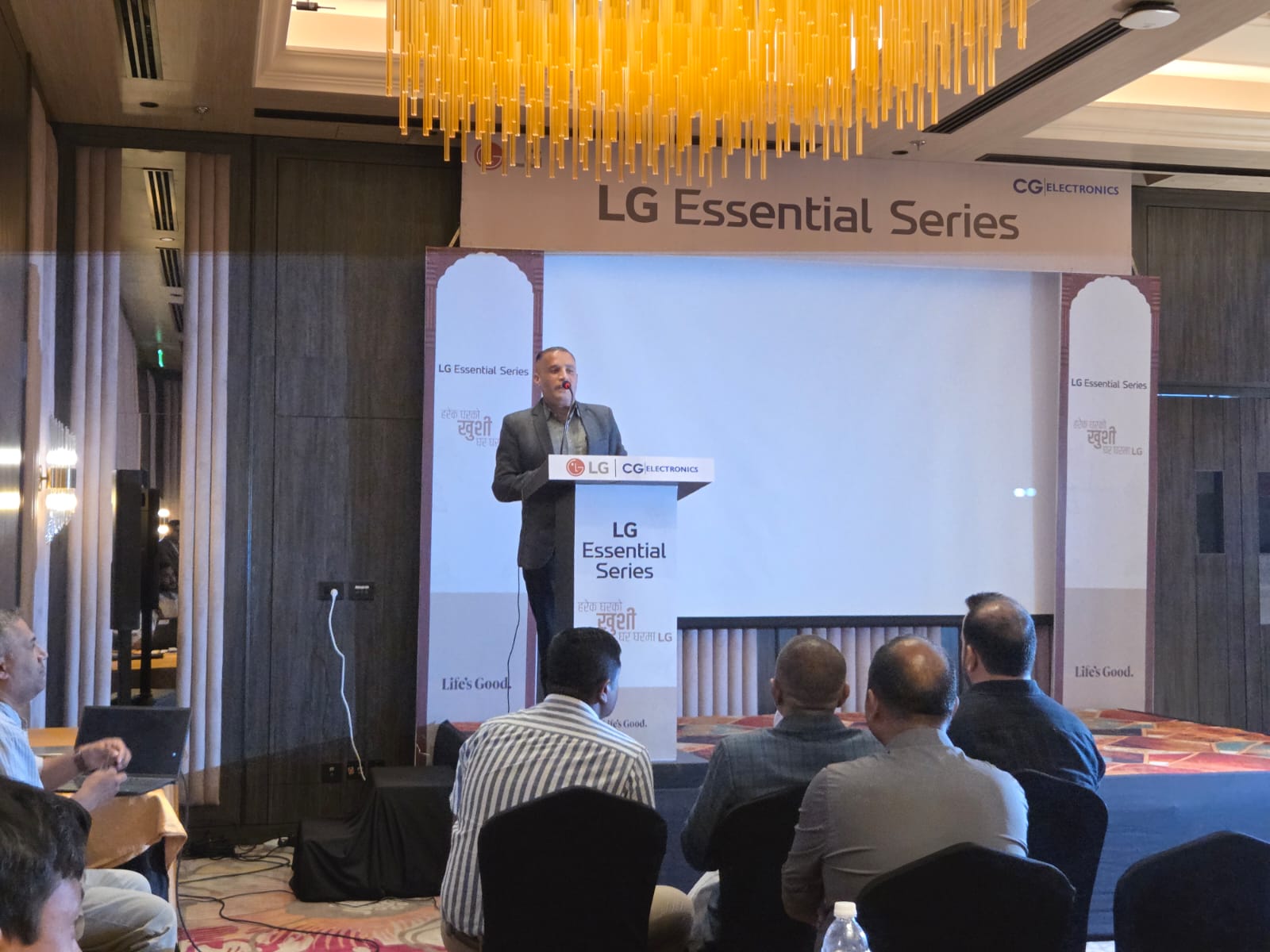LG ले नेपाली बजारमा ल्यायो किफायती ‘Essential Series’ घरेलु उपकरण