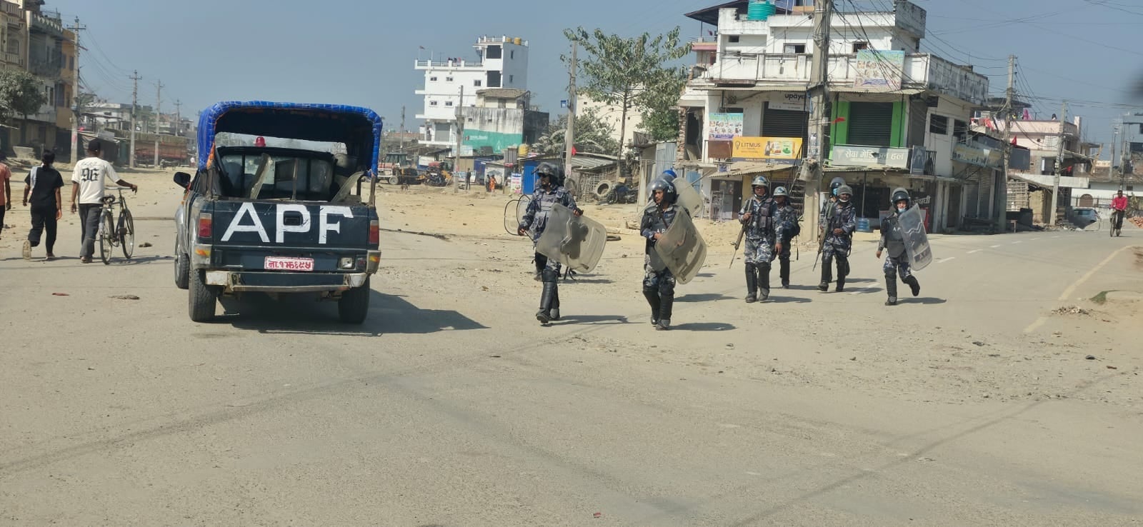 गौर नगरपालिकाका विभिन्न क्षेत्रमा अनिश्चितकालीन कर्फ्यु