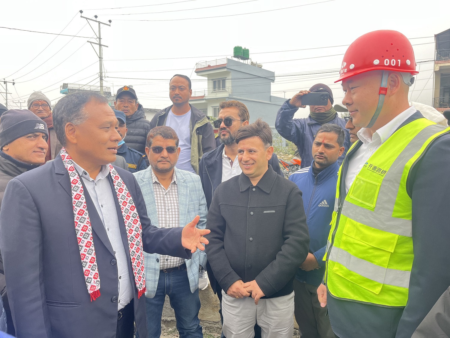 मुग्लिन-पोखरा सडक शीघ्र सम्पन्न गर्न मन्त्री घिसिङको निर्देशन